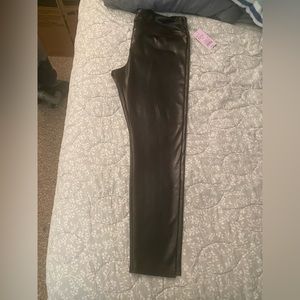 Black Faux leather leggings. Women's XL. NWT